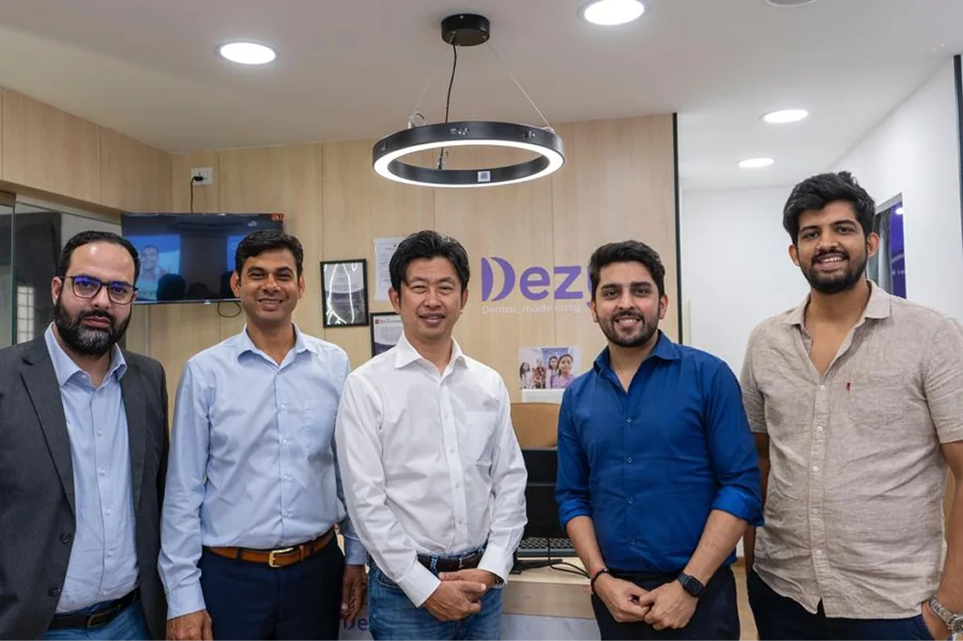 The Dezy Leadership Team with Invisalign's APAC Head